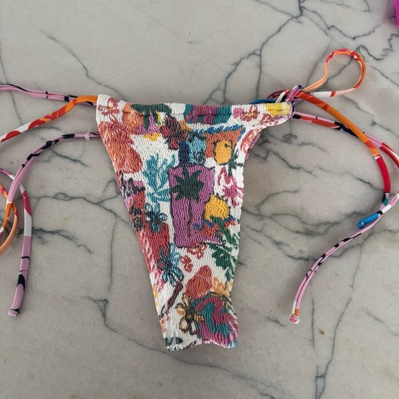 Cleonie Bikini Bottom Goddess M/L B2108 - Picture 4 of 5